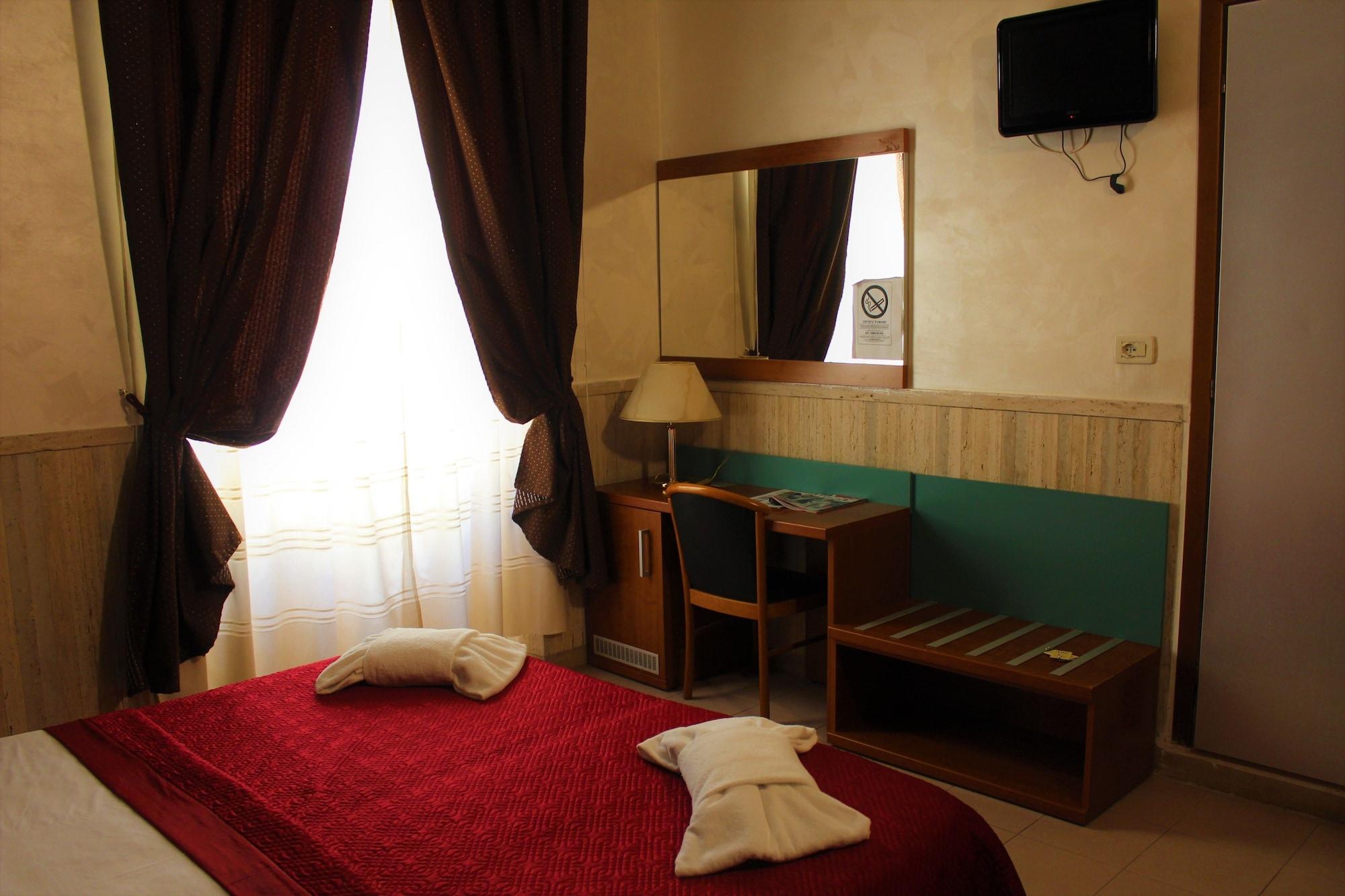 Hotel Pyramid Róma Kültér fotó