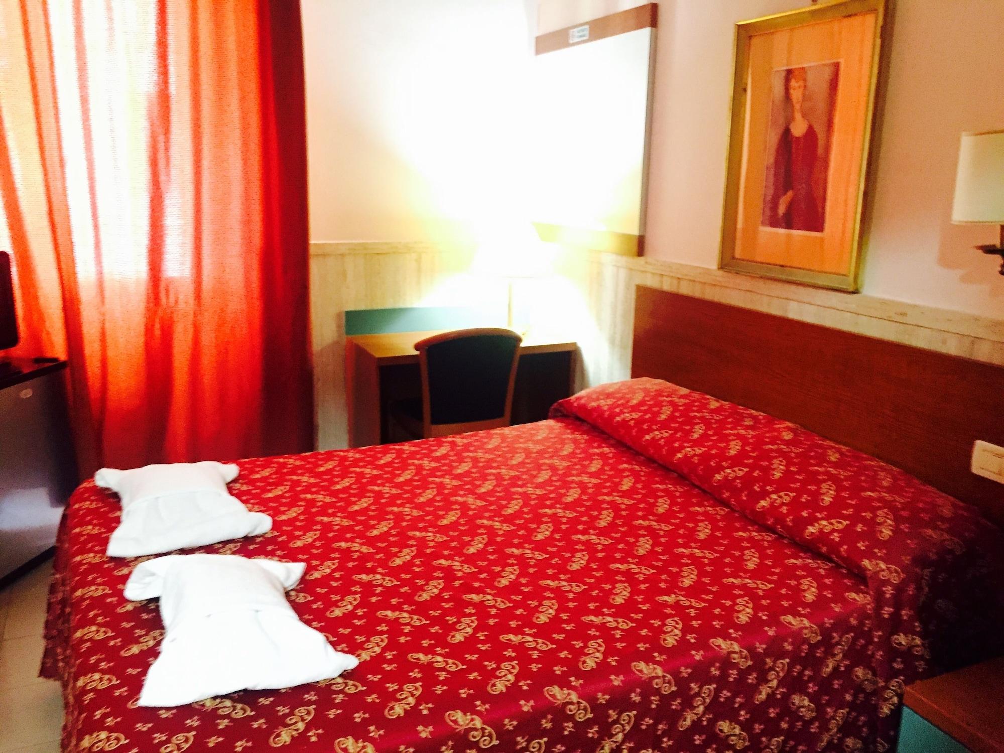 Hotel Pyramid Róma Kültér fotó